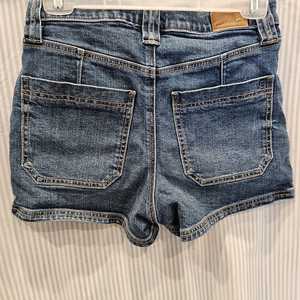 American Eagle Outfitters Women's Blue Denim Shorts Sz 2 - Picture 4 of 9